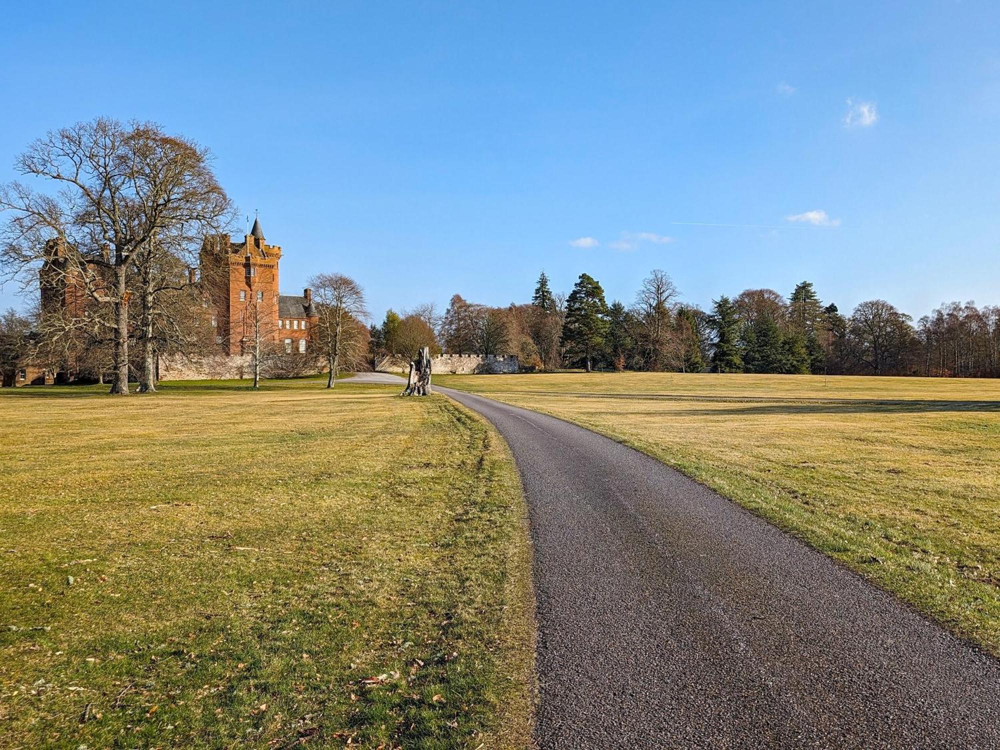 Duffs Lodge - Beaufort Estate Belladrum エクステリア 写真